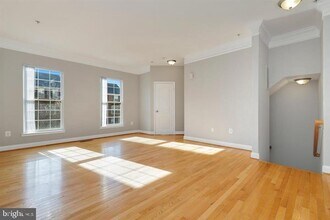 23411 Rainbow Arch Dr in Clarksburg, MD - Building Photo - Building Photo