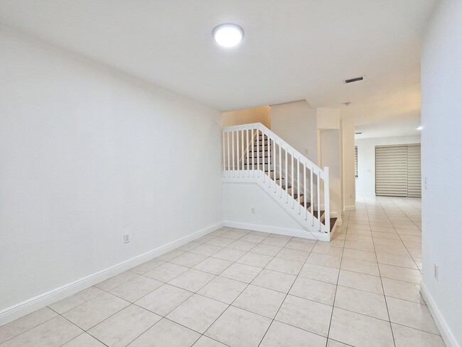 10781 NW 81st Ln in Doral, FL - Building Photo - Building Photo