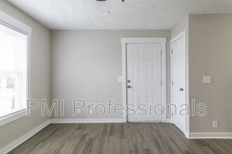 123 Kingsridge Dr in La Vergne, TN - Building Photo - Building Photo