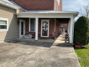 112 W Main St in New Bloomfield, PA - Building Photo - Building Photo
