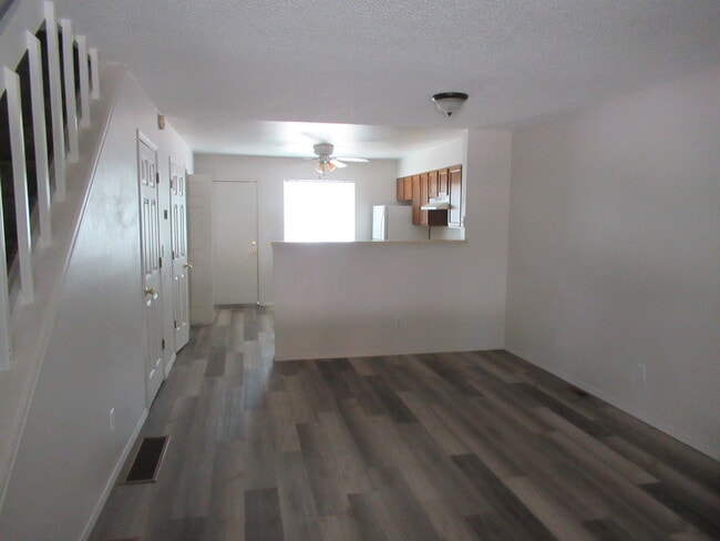 property at 2009 Lelaray St