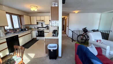 1033 21st Ave SE in Minneapolis, MN - Building Photo - Building Photo