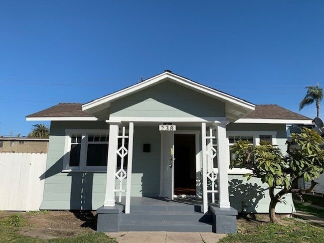 238 Redondo Ave in Long Beach, CA - Building Photo - Building Photo