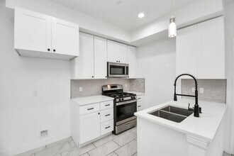 9003 Prairie View Dr in Houston, TX - Building Photo - Building Photo