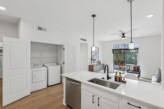 Instrata Upper Kirby in Houston, TX - Building Photo - Building Photo