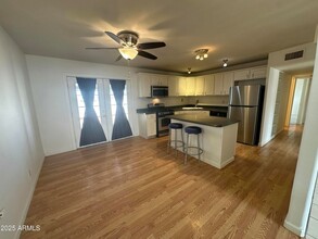 9414 N 17th St in Phoenix, AZ - Building Photo - Building Photo