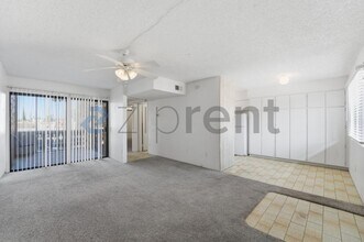 4950 N Miller Rd in Scottsdale, AZ - Foto de edificio - Building Photo