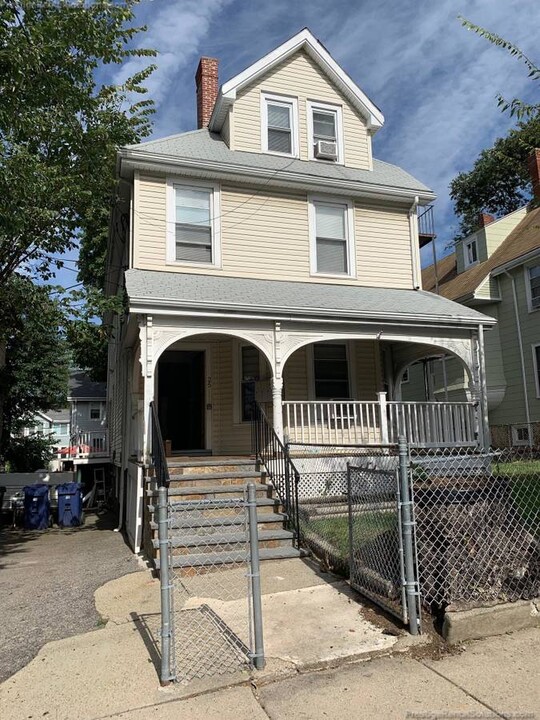 25 Mansfield St, Unit 3 in Boston, MA - Building Photo