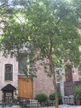 122 Fort Greene Pl in Brooklyn, NY - Building Photo - Building Photo