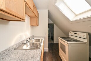 3238 W Juneau Ave in Milwaukee, WI - Building Photo