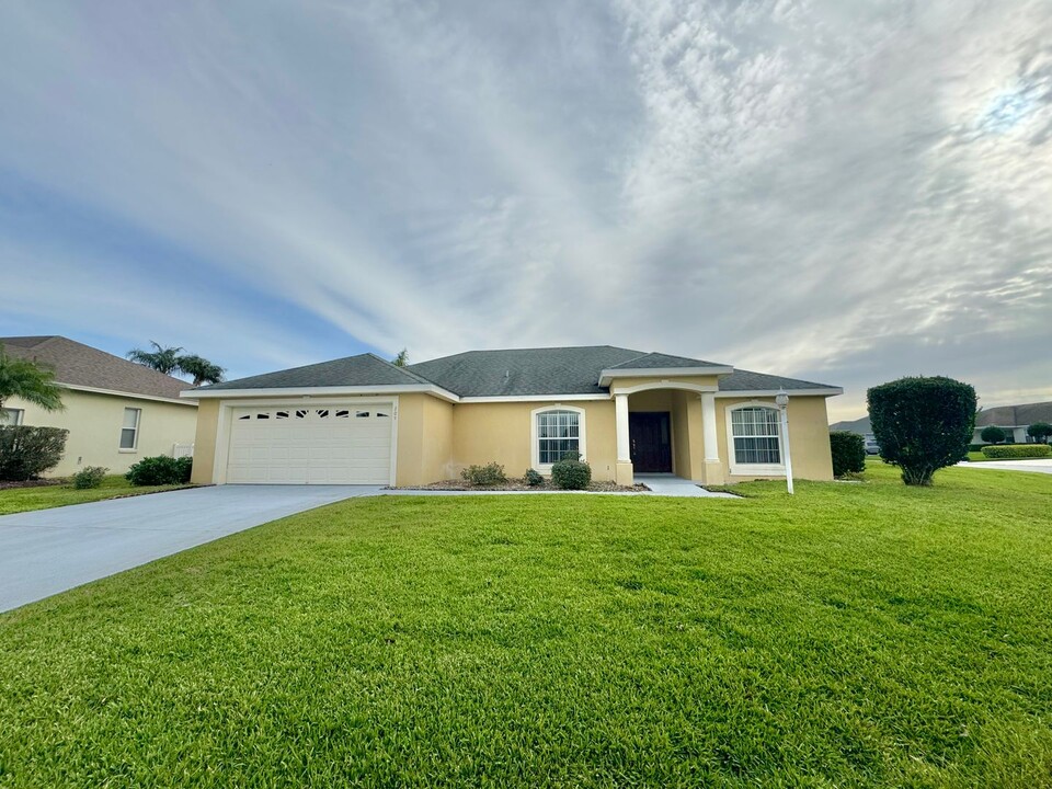 209 Ruby Lake Ln in Winter Haven, FL - Building Photo