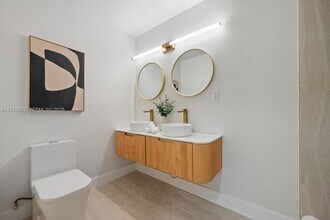 2442 NW 170th St in Miami Gardens, FL - Building Photo - Building Photo