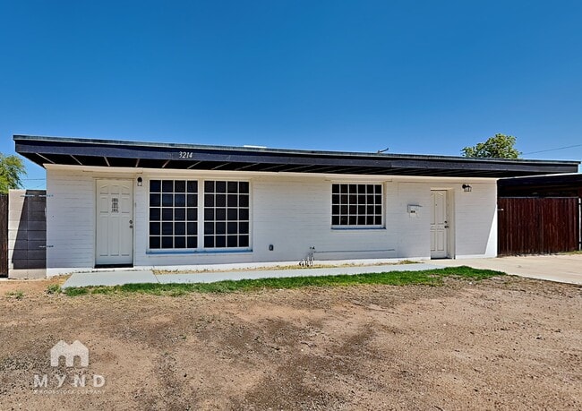 property at 3214 E Hubbell St