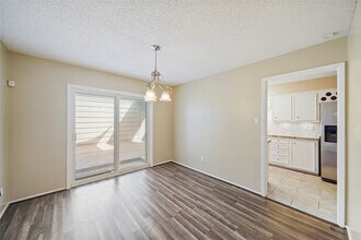 5836 Sampley Way in Houston, TX - Building Photo - Building Photo