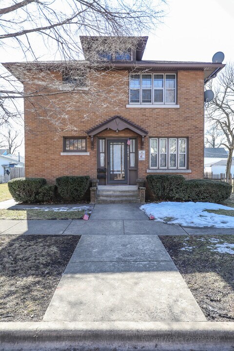 704 Campbell St in Joliet, IL - Building Photo