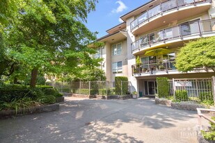 7505-7138 138 St in Surrey, BC - Building Photo