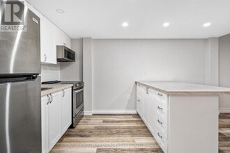 106 Wellington Main St in Belleville, ON - Building Photo - Building Photo