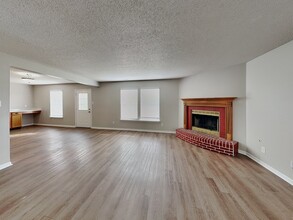 9207 Wandflower Dr in Indianapolis, IN - Building Photo - Building Photo