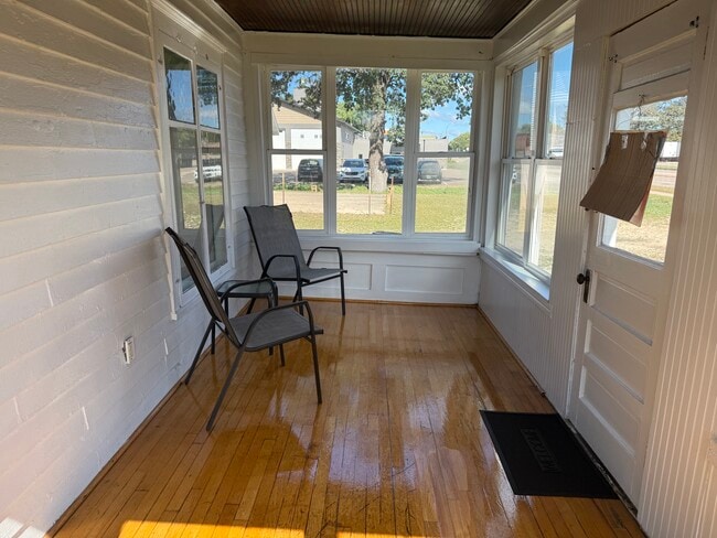 property at 1908 Vermillion St