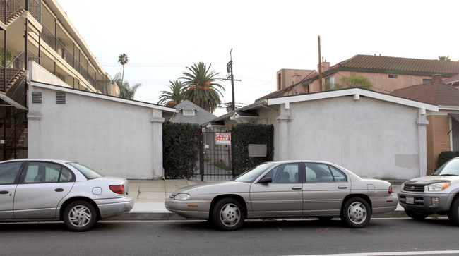 1116 E 1st St in Long Beach, CA - Foto de edificio - Building Photo