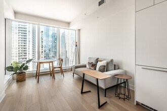 1288 Rue Saint-Antoine O in Montréal, QC - Building Photo - Building Photo