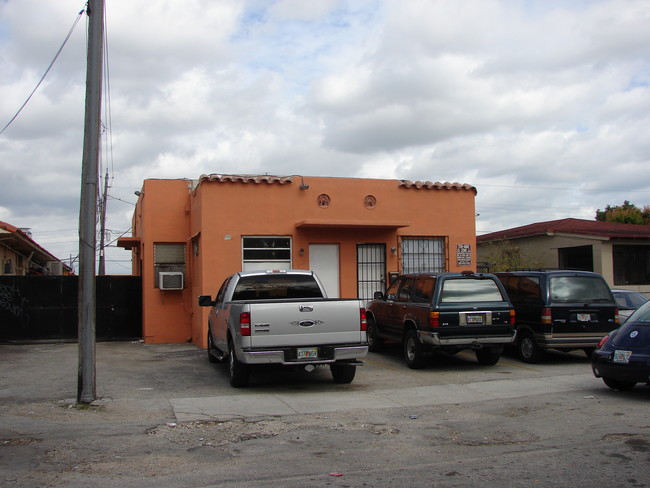 2157 SW 5th St in Miami, FL - Building Photo - Building Photo