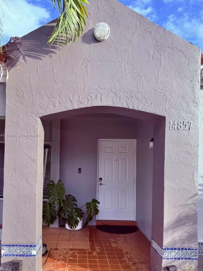 14857 SW 83rd Ln in Miami, FL - Building Photo - Building Photo