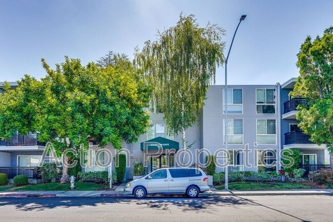 181 Del Medio Ave in Mountain View, CA - Building Photo - Building Photo