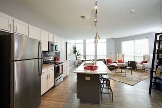 Apartments at the Yard: Dorchester in Grandview Heights, OH - Foto de edificio - Building Photo