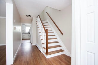 98 Durham St in Oshawa, ON - Building Photo - Building Photo