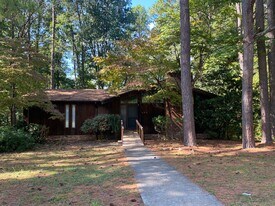 206 Oleander Rd in Carrboro, NC - Building Photo