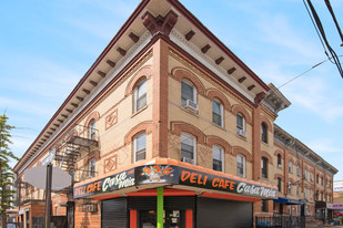 936 Seneca Ave in Ridgewood, NY - Building Photo