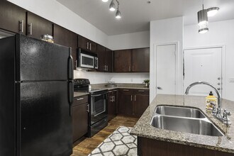 The Oaks at Techridge in Pflugerville, TX - Foto de edificio - Building Photo