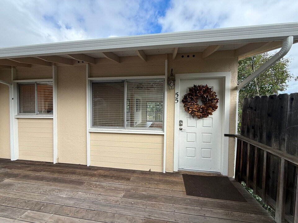 55-57 Bayo Vista Way in San Rafael, CA - Building Photo