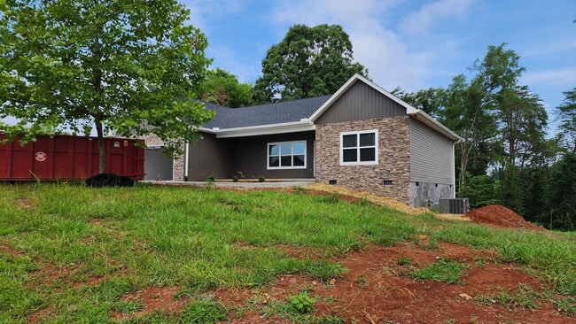 829 River Cliff Dr in Kodak, TN - Foto de edificio - Building Photo