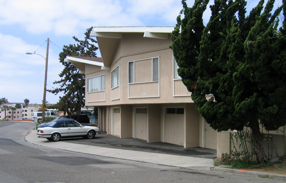 114 Avenida Del Reposo in San Clemente, CA - Building Photo