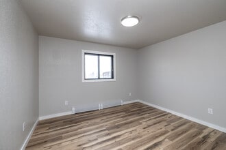 Green Acres Apartments in East Grand Forks, MN - Building Photo - Interior Photo