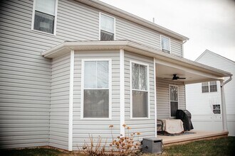 220 Callie Dr in West York, PA - Foto de edificio - Building Photo