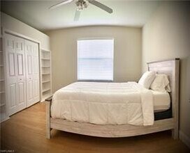 320 Robin Hood Cir-Unit -202 in Naples, FL - Building Photo - Building Photo