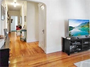 7 Naples Rd in Brookline, MA - Building Photo - Building Photo