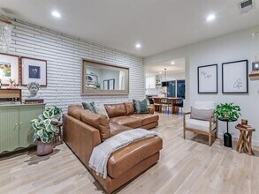 820 Warren Way in Richardson, TX - Building Photo - Building Photo