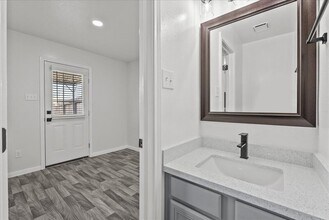 5079 Akumal Calle in Dickinson, TX - Building Photo - Building Photo