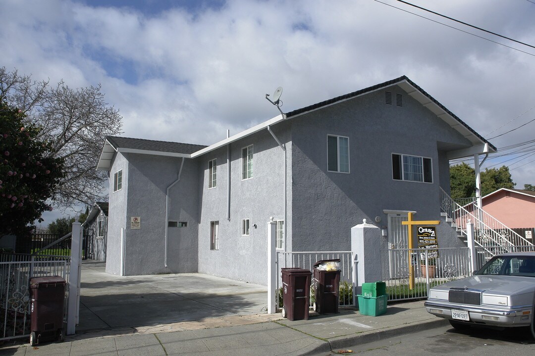 24639 Thomas Ave in Hayward, CA - Building Photo