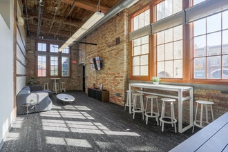 Amazon Apartments in Muskegon, MI - Foto de edificio - Interior Photo