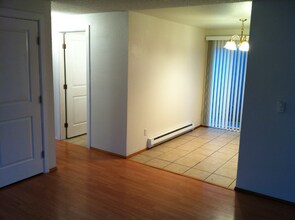 736 22nd St NE in Auburn, WA - Foto de edificio - Building Photo