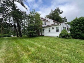 1037 Montgomery Ave in Penn Valley, PA - Building Photo - Building Photo