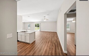 1011 Webster Rd SE in Palm Bay, FL - Building Photo - Building Photo