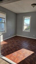 82 Crapo St in New Bedford, MA - Building Photo - Building Photo