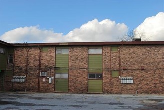 Redstone Apartments in Houston, TX - Foto de edificio - Building Photo