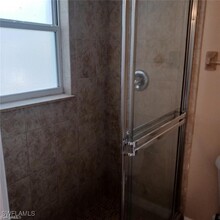 4234 SE 19th Pl in Cape Coral, FL - Building Photo - Building Photo